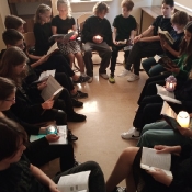 Poranek z poezją w klasie 7b (4.10.2021)