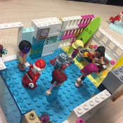 Przypowieść o Synu Marnotrawnym klockami Lego malowana - prace uczniów klasy II C